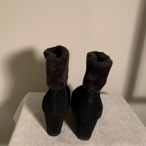 ALFANI MACY’S Black suede wedge boot with fur trim 7M - Picture 4 of 6